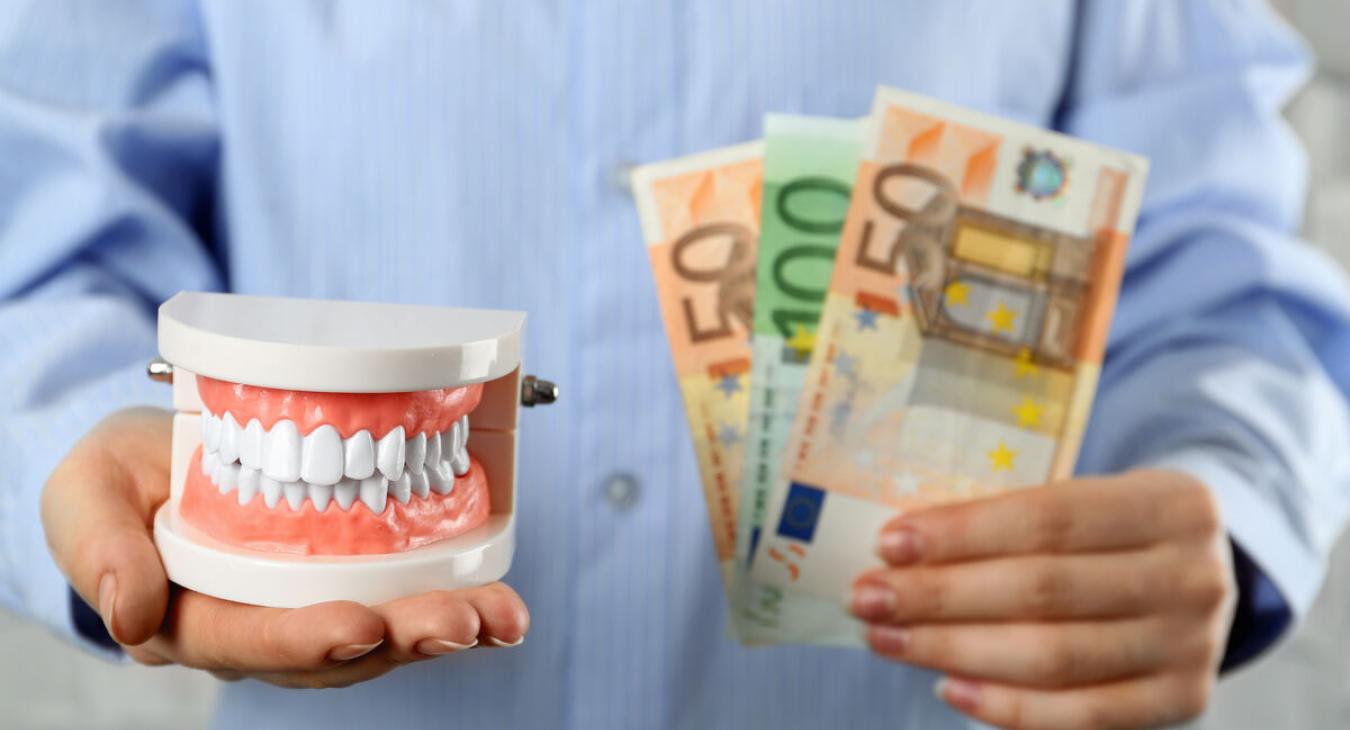 Implants dentaires : les solutions pour payer moins cher
